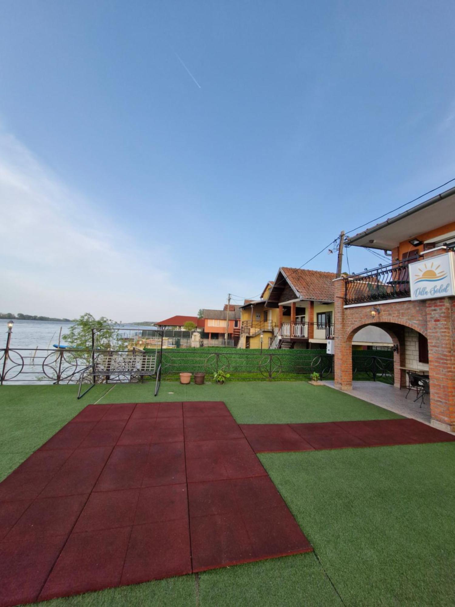Vila Soleil Smederevo Buitenkant foto